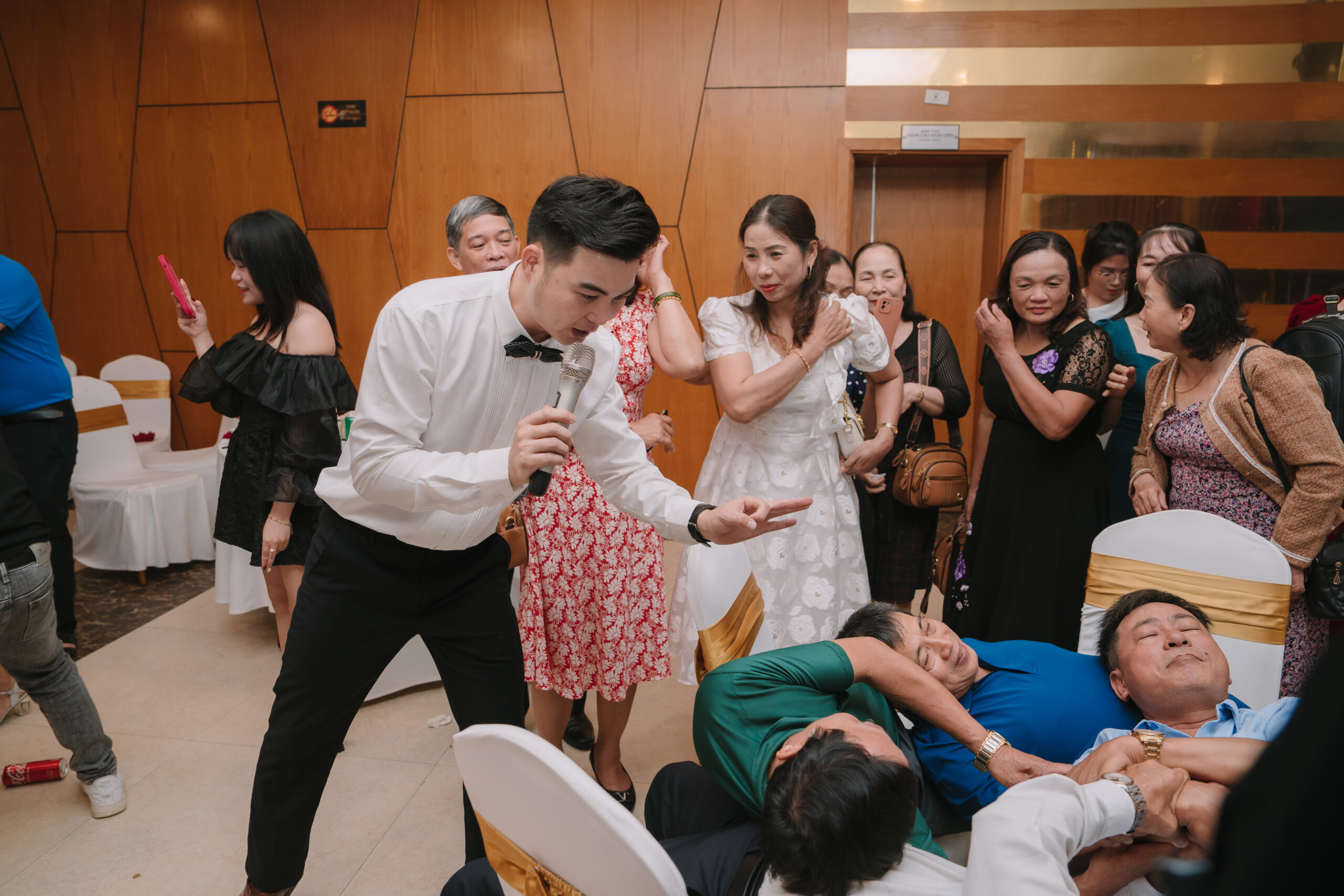 MC chính là người khơi dậy để mọi người hết mình trong buổi Gala và truyền đạt đúng nội dung, ý nghĩa buổi Gala